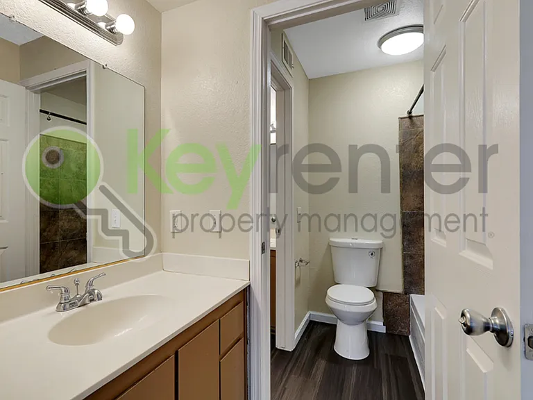 600 Del Verde Cir #7 — Photo 19