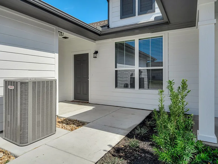 1129 Trellis Pass — Photo 3