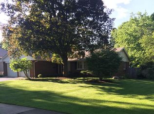 721 E Hillside Rd, Naperville, IL 60540