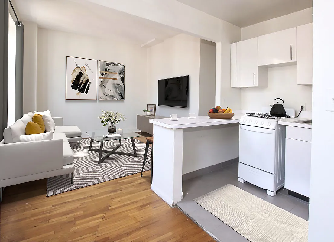 220 East 25th Street — Photo 1