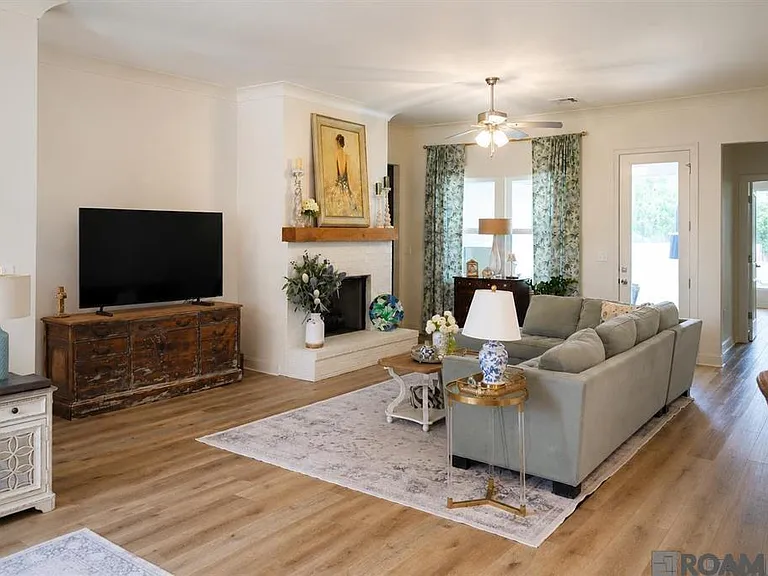 17905 Delaney Dr — Photo 4