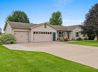 W5387 Linden Hill Dr, APPLETON, WI 54915