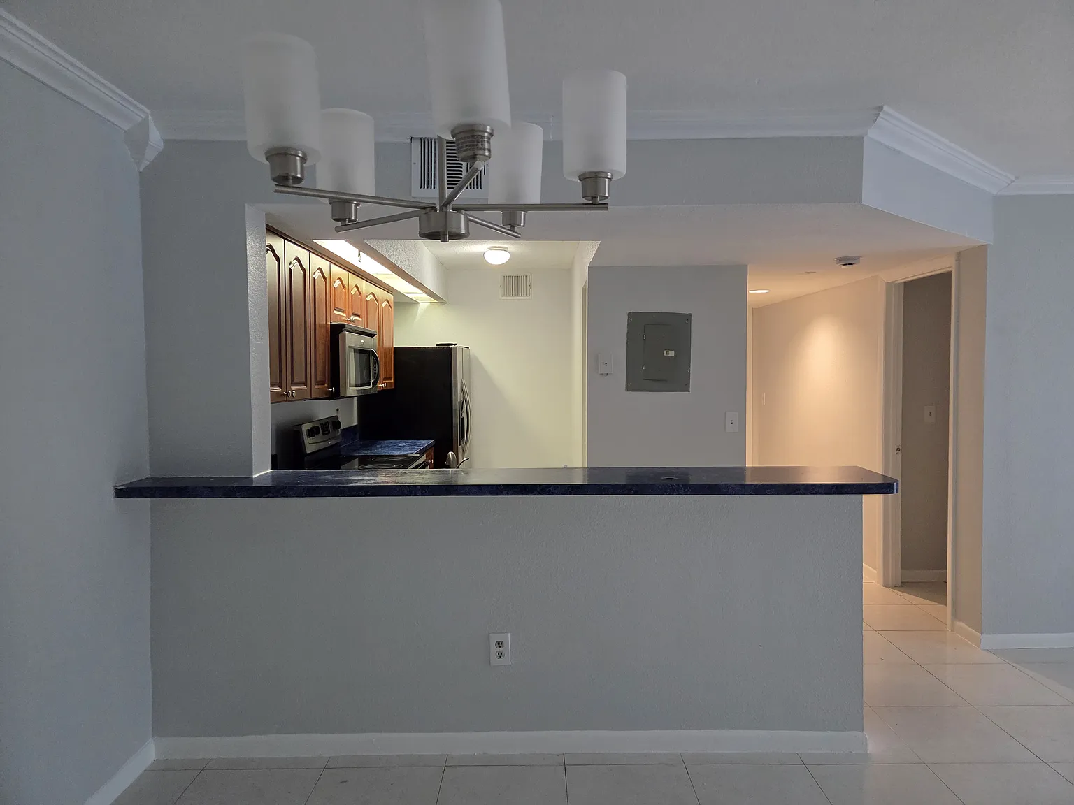NW 57th Ave, Hialeah — Photo 2