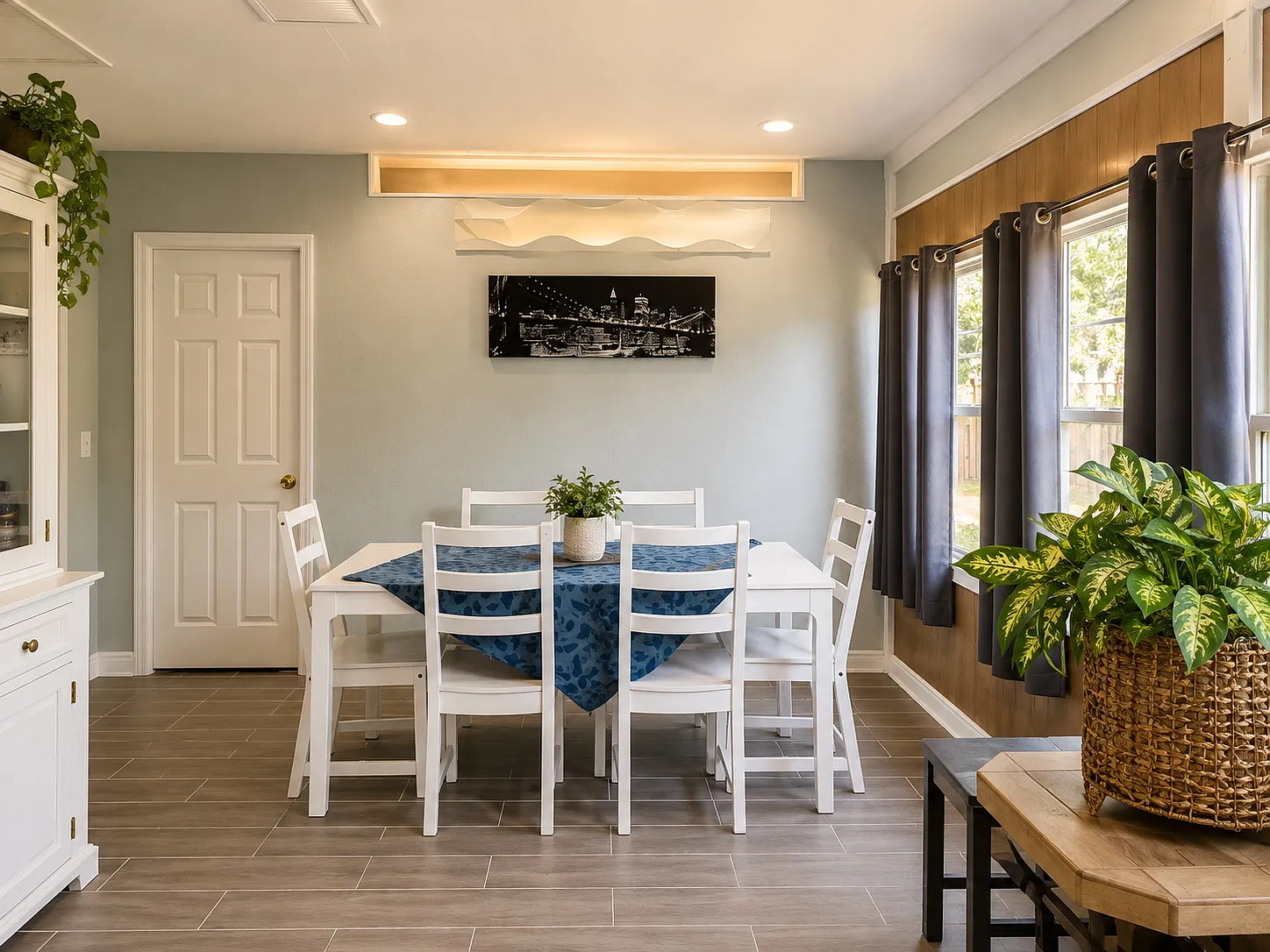 3 bed, 1500 sqft, $2,500 — Photo 3