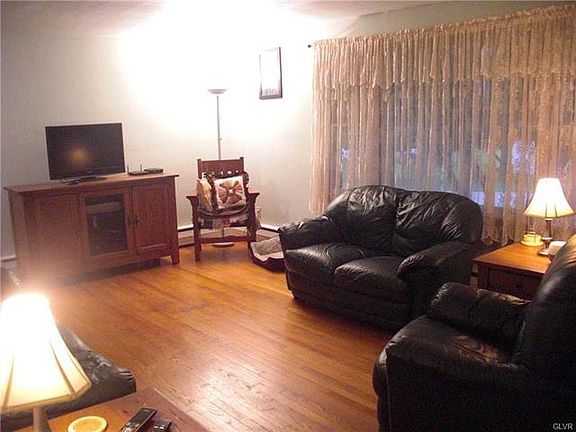 3rd image of 4144 Beil Cir