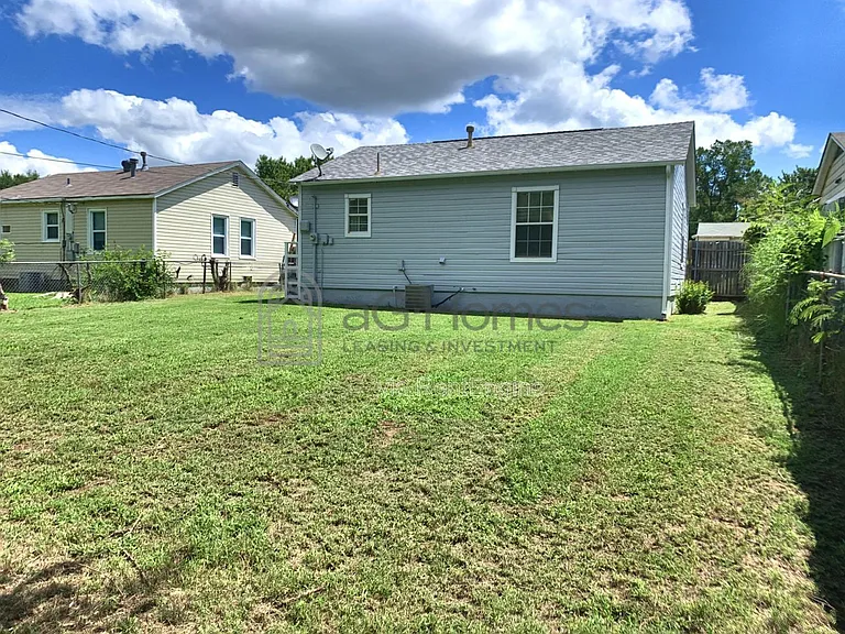 5617 N Donald Ave — Photo 10