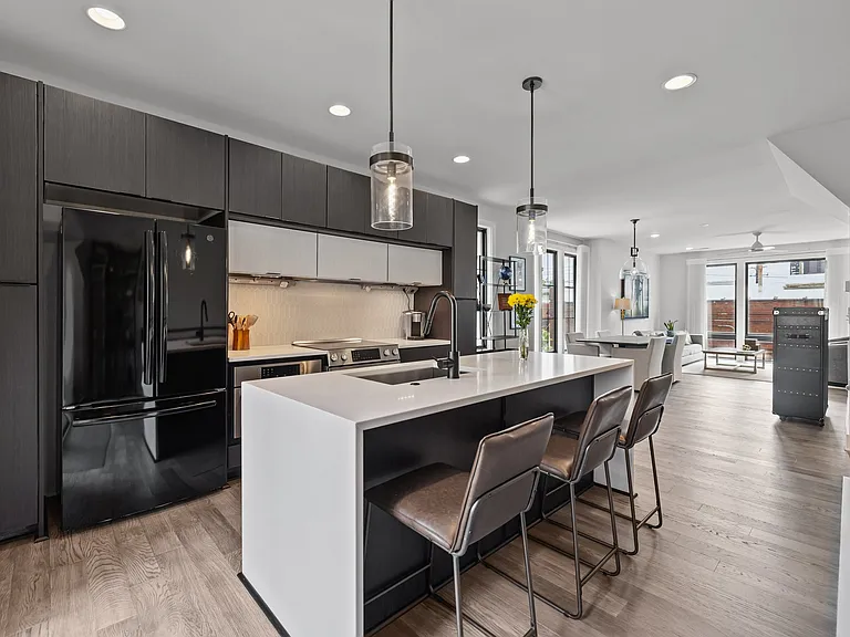 1207 Minter Pl — Photo 3