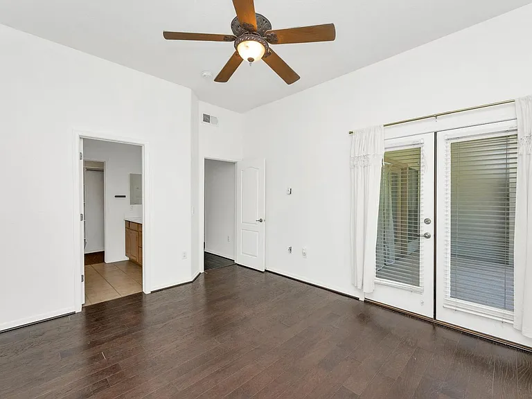 4533 N 22nd St #203 — Photo 13