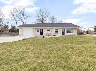 6709 S North Cape Rd, Franklin, WI 53132