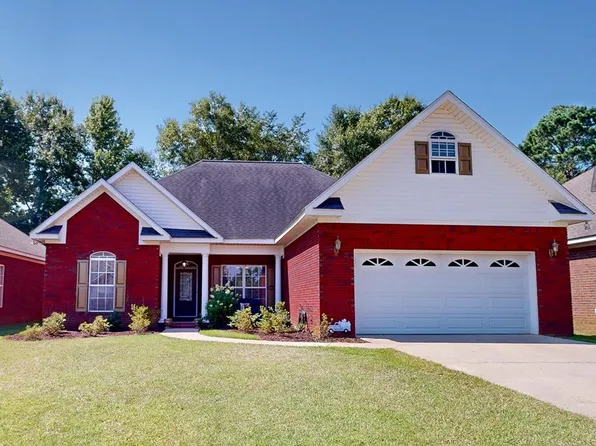 100 Brockton Ct, Dothan, AL 36305