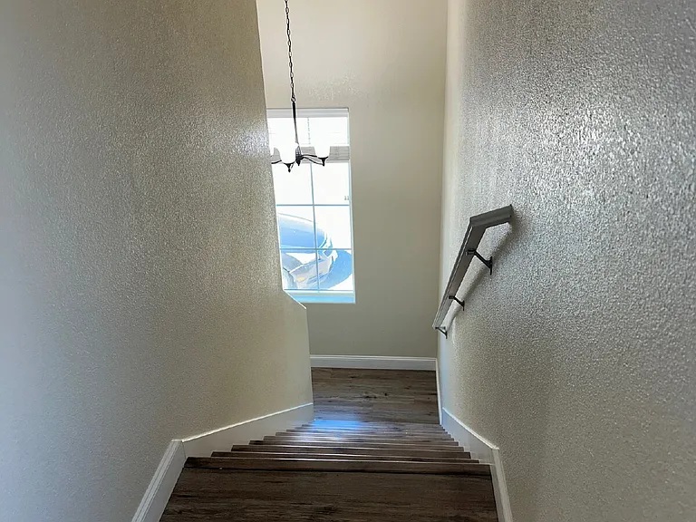 1338 Hermosa Dr — Photo 14