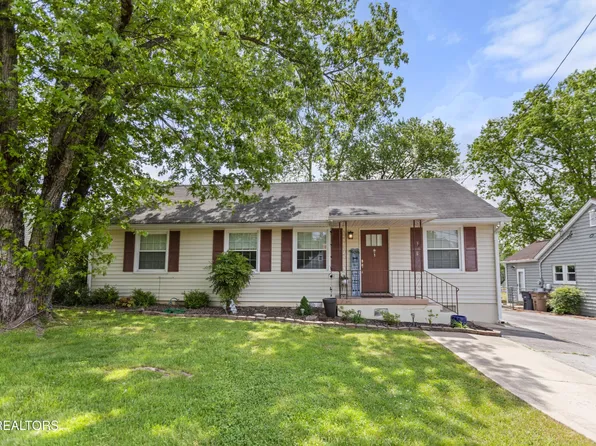 2610 Valley View Dr, Knoxville, TN 37917