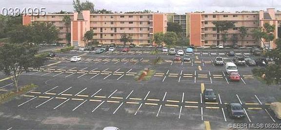 4th image of 8610 N Sherman Cir APT 506