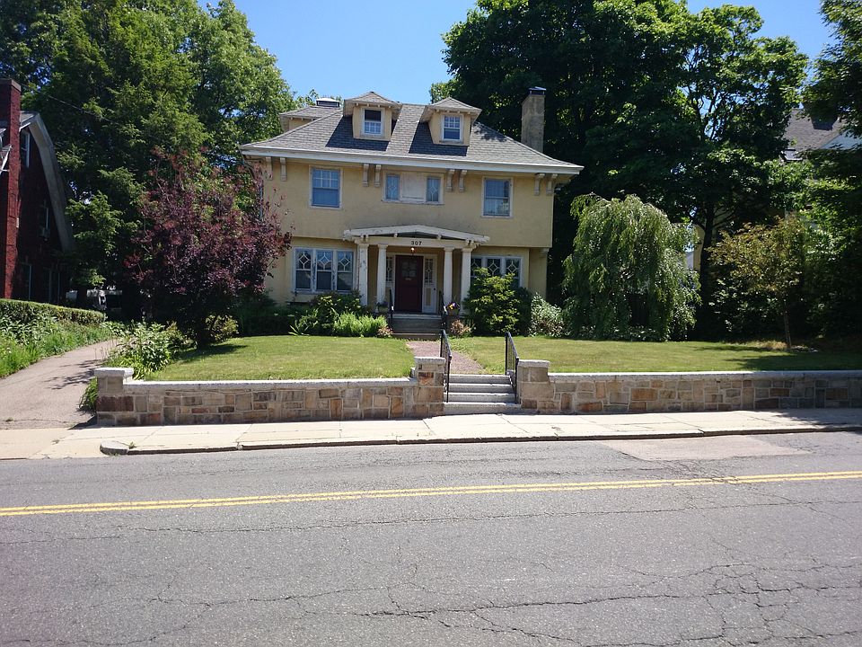 2nd image of 307 Ashmont St