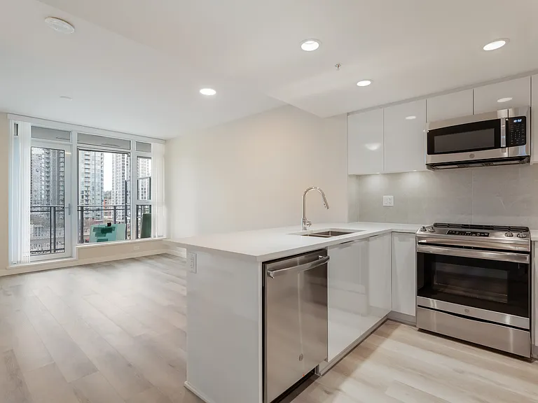1182 Westwood St — Photo 44