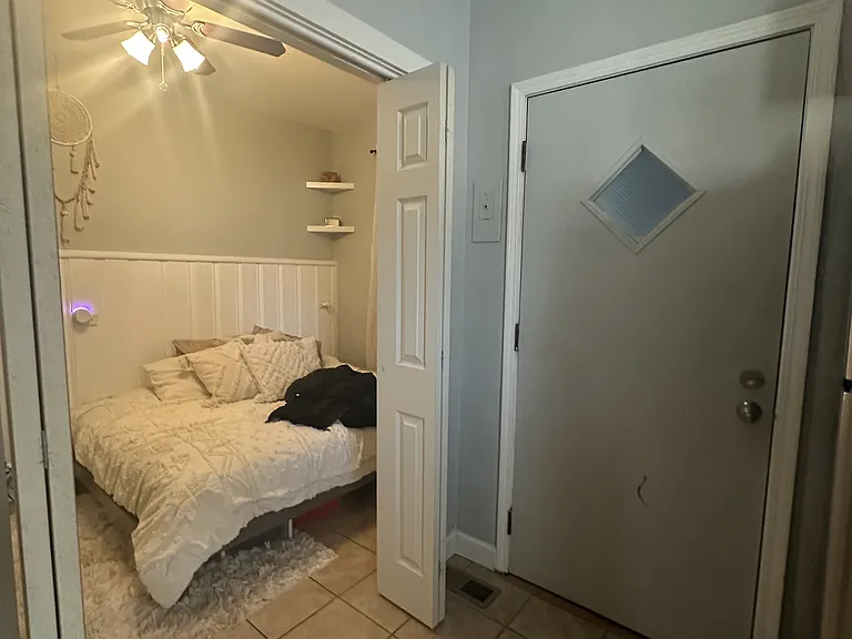 1015 W 31st Pl #1A — Photo 7