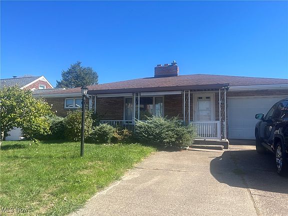 3rd image of 422 Westwood Dr