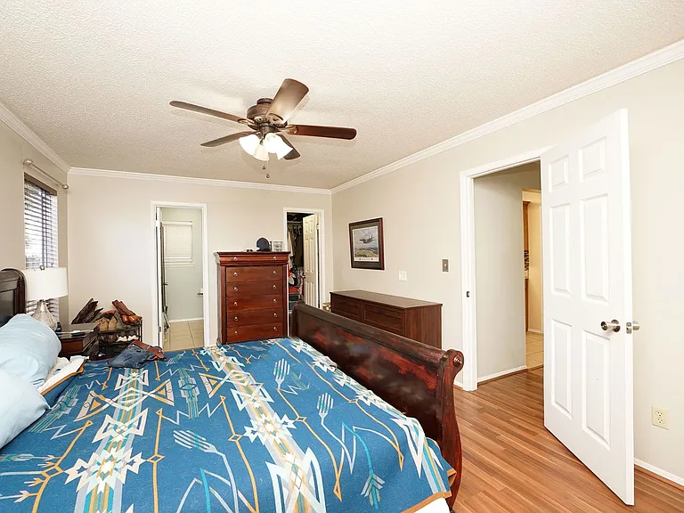 4496 Parkwood Ln W — Photo 18