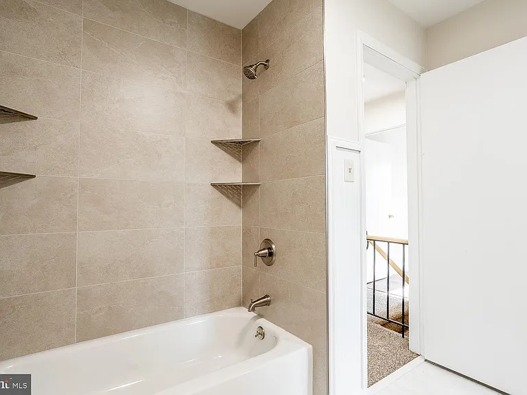 10 Honey Locust Ln — Photo 22