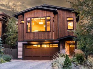 2222 NW 6th St, Bend, OR 97703