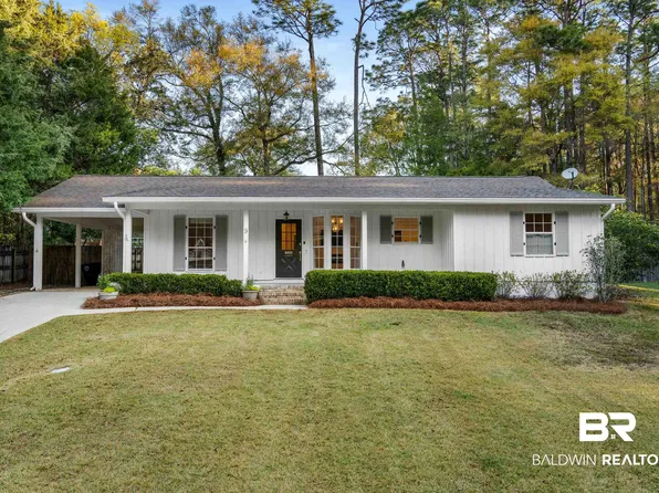 9 Azalea Ct, Fairhope, AL 36532