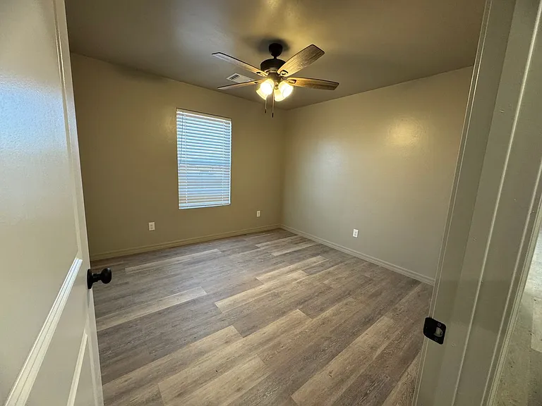 1120 Caprock St — Photo 8