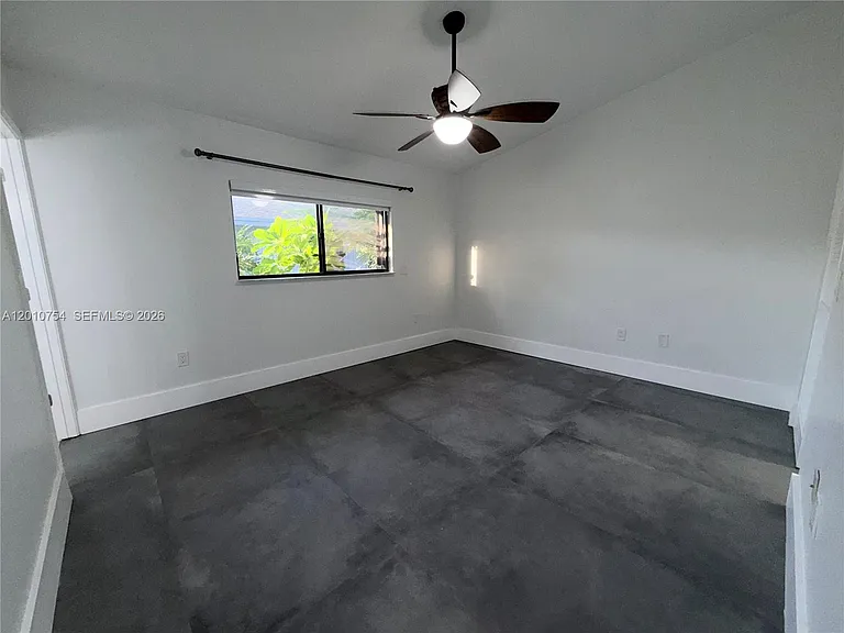 1533 Gabriel St — Photo 11