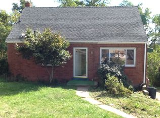 724 Edgewater Dr, West Mifflin, PA 15122