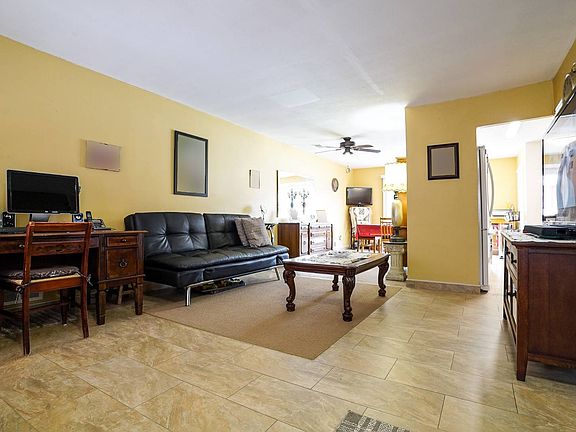 3rd image of 99 Arrowood Ct