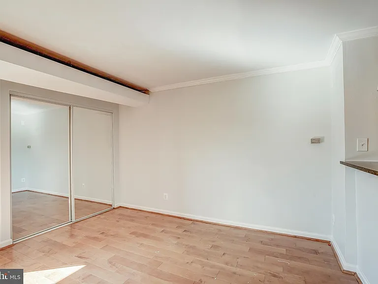 75 S Reynolds St #403 — Photo 10