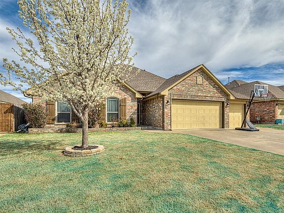 2nd image of 808 Evening Dr
