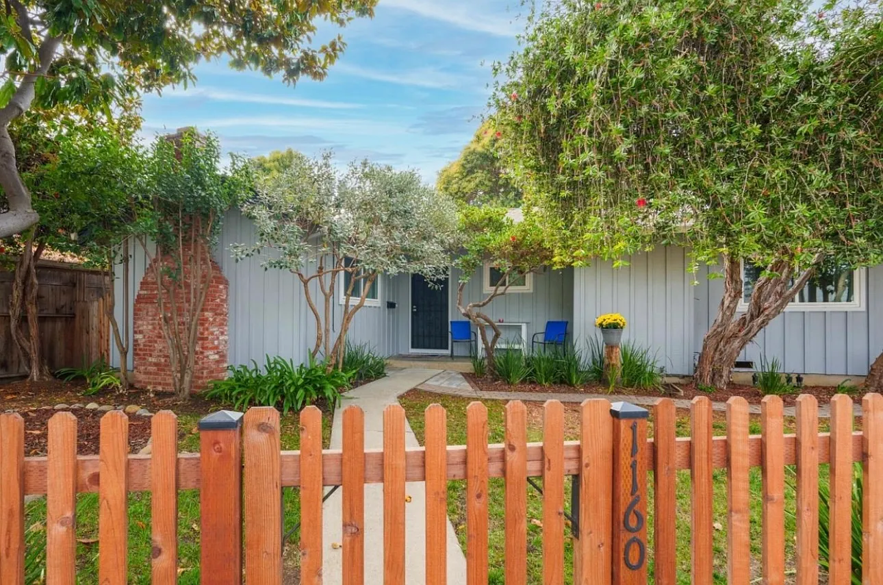 2 bed, 1030 sqft, $4,700 — Photo 3