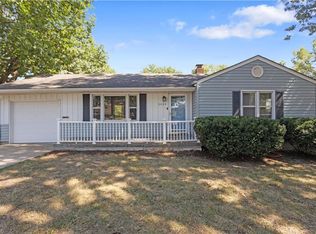 2405 Queen Ridge Dr, Independence, MO 64055