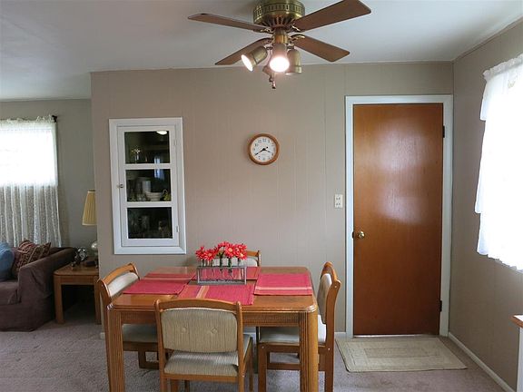 4th image of 28 Vernon Ln