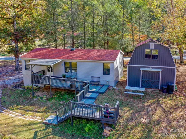 2863 Green River Cove Rd, Saluda, NC 28773