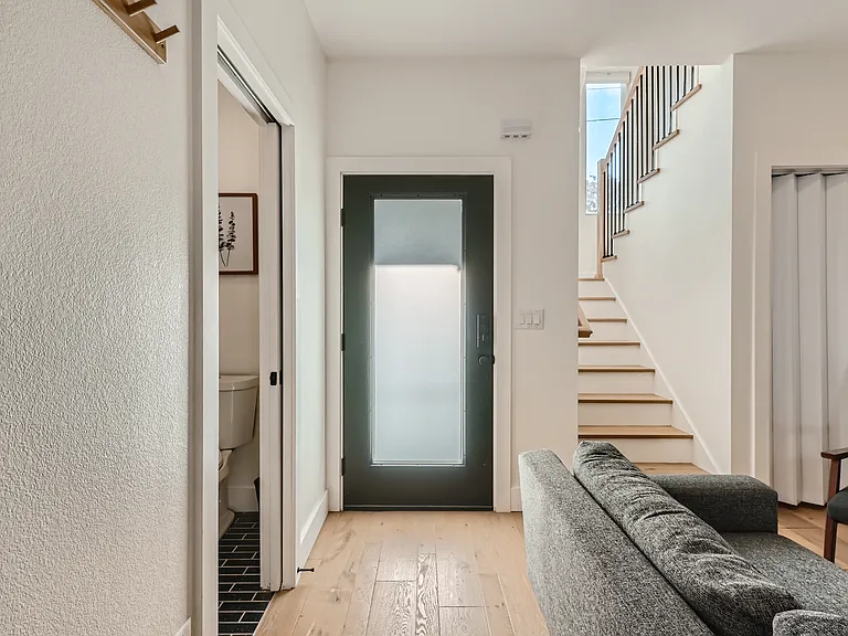 1312 Knox Ct — Photo 4