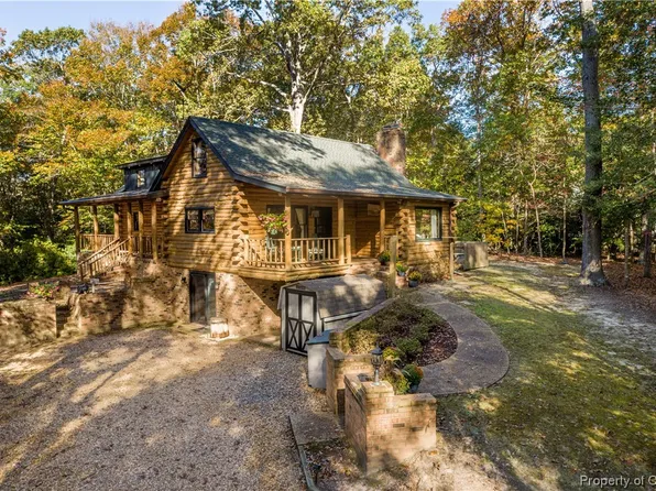 322 Fairfield Rd, Hartfield, VA 23071