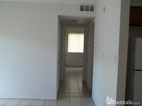4th image of 1524 W Mercer Ln APT 3