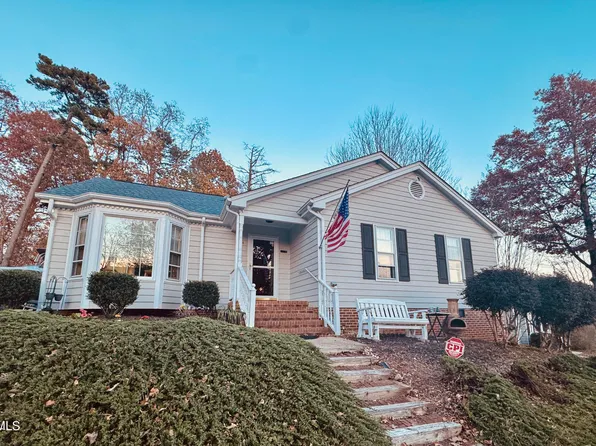 6104 Westborough Dr, Raleigh, NC 27612