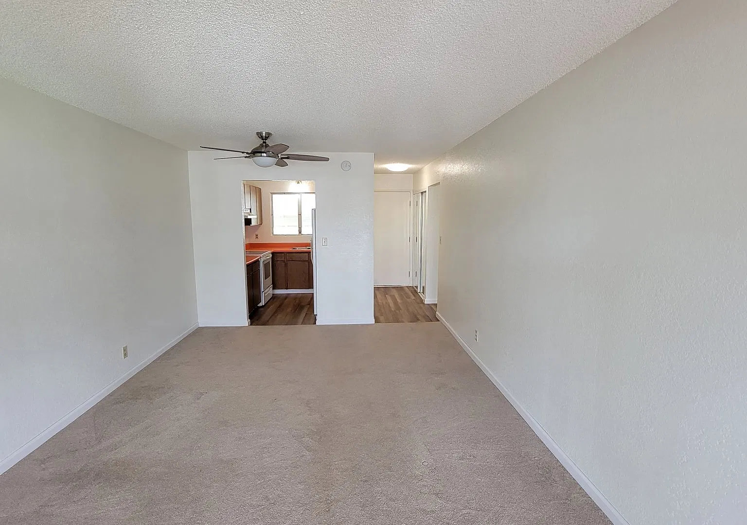 "Waiau Garden Court" 2 bedroom 1 bath Townhome with 1 parking — Photo 3