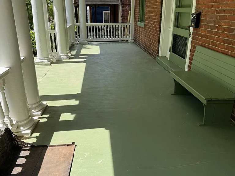 1308 Clay St — Photo 3