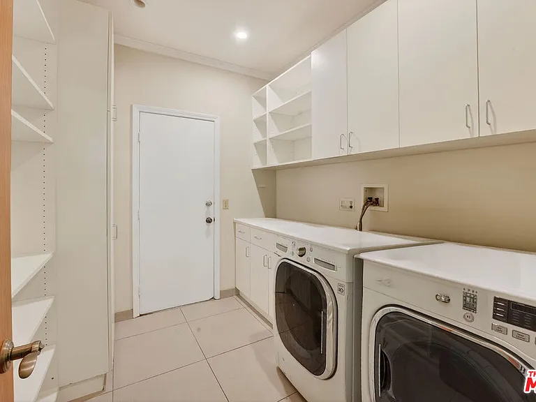 1288 Calle De Sevilla — Photo 15