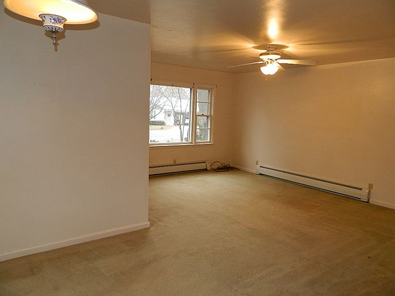 3rd image of 1306 W Center Dr