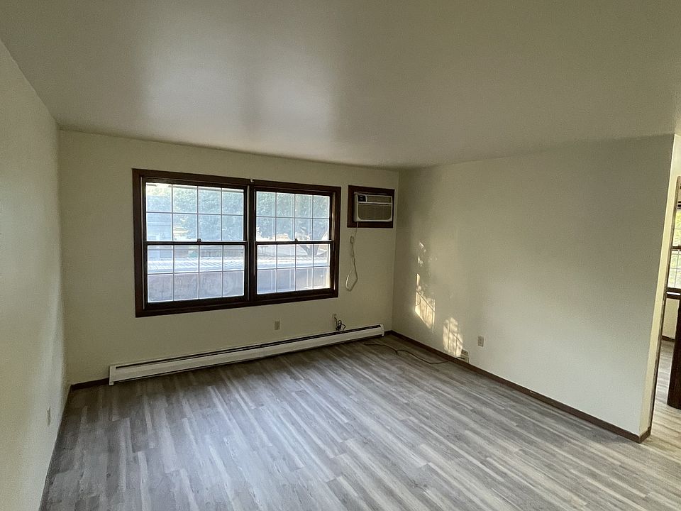 1st image of 545 Prospect Cir