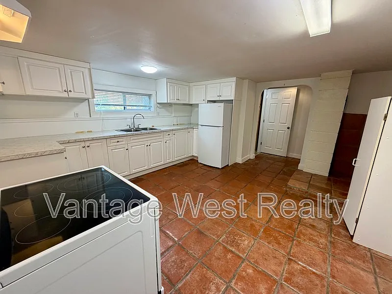 2 bed, 1.0 bath, 800 sqft, $1,475 — Photo 3