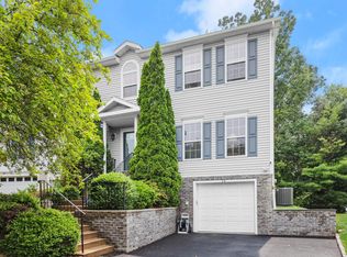 15 Wimbledon Ct, White Plains, NY 10607