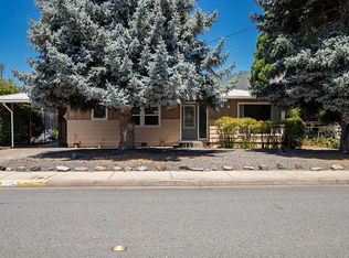 774 NE Wharton Dr, Grants Pass, OR 97526