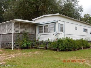 621 Mariners Lake Dr, Interlachen, FL 32148