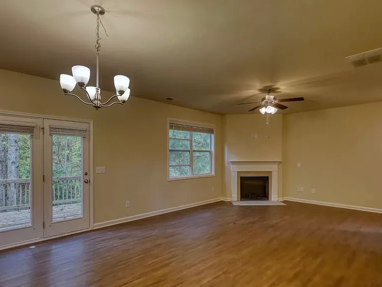 6571 Bluffview Dr — Photo 8