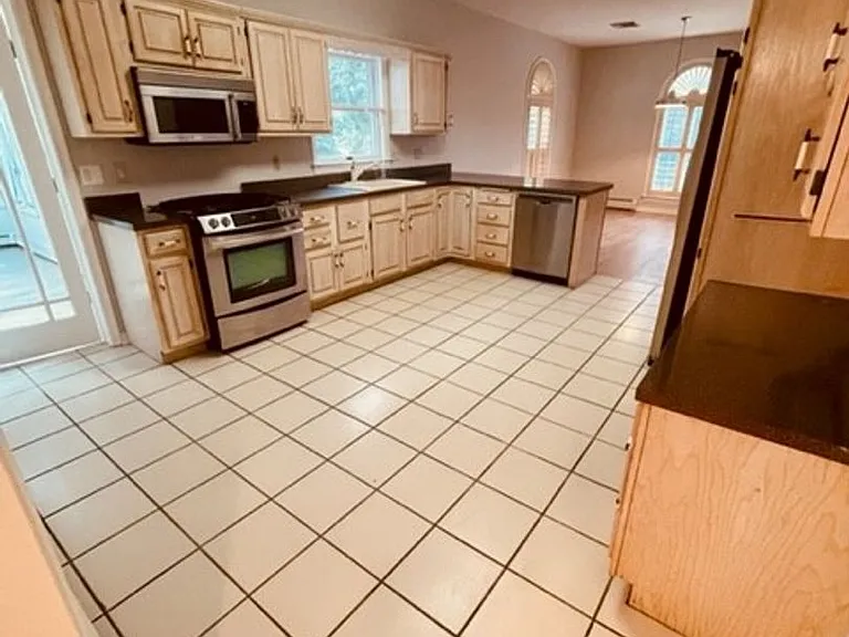 500 Manor House Ln — Photo 37